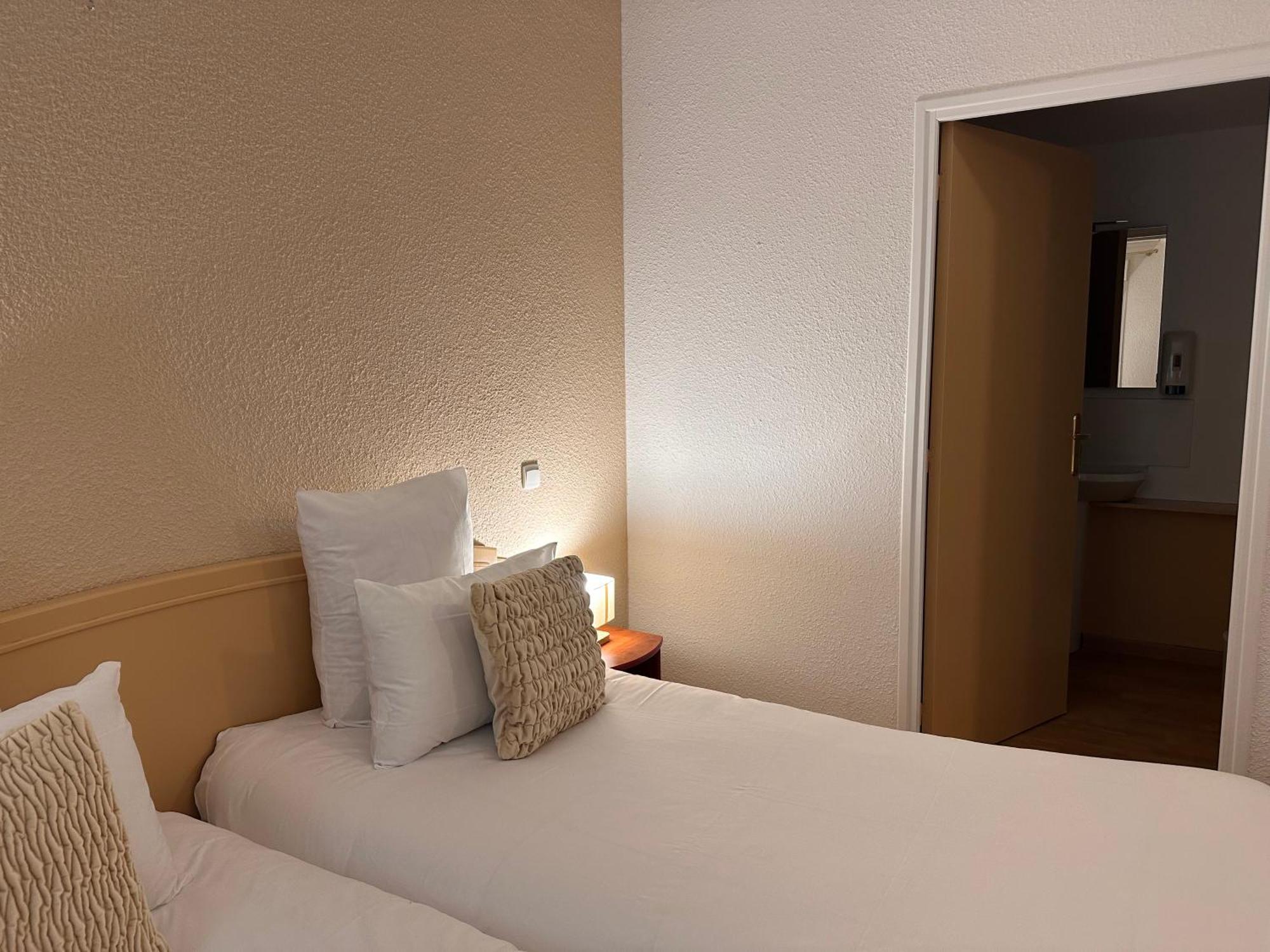 Hotel - Domaine De La Blanchardiere - Le Mans Changé Dış mekan fotoğraf